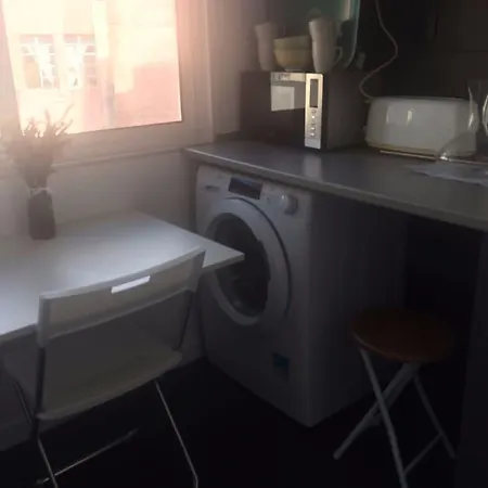 Your Flat In Lisbon South Bay Apartment