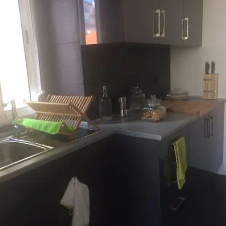 Your Flat In Lisbon South Bay Apartment *